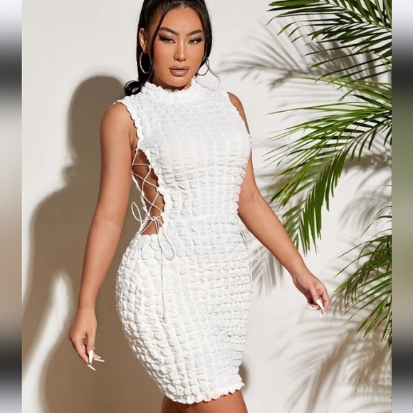 White Textured Bodycon Dress - Picture 3 of 3